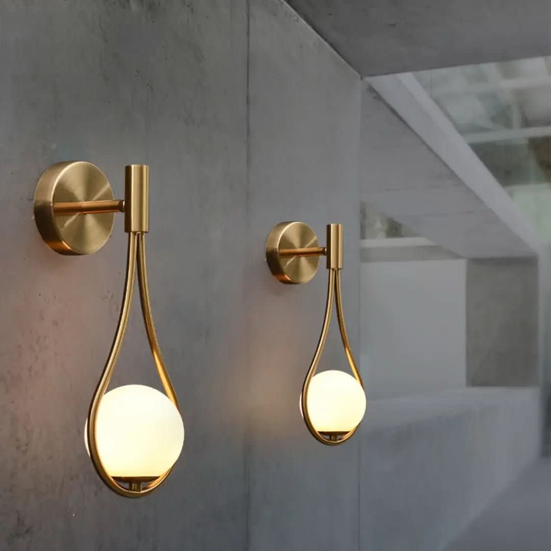 Arandela Dourada Parede Interna Lauren – Elegância e Modernidade em Metal Luxuoso - Morada Serena