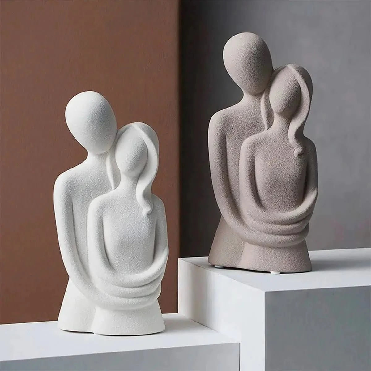 Escultura Decorativa em Resina Amor Entrelaçado - Morada Serena