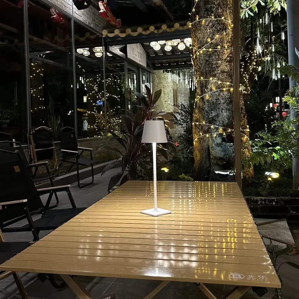 Luminária de Mesa Luminária Sem Fio Dimerizável – Modernidade com Controle de Luz - Morada Serena