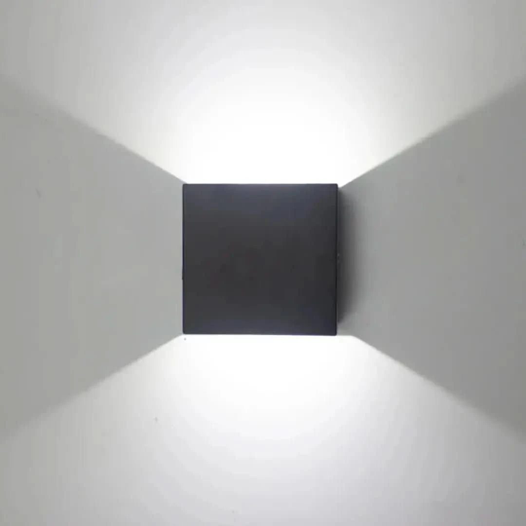 Arandela Externa Royal à Prova D’água – Iluminação Elegante para Áreas Externas - Morada Serena