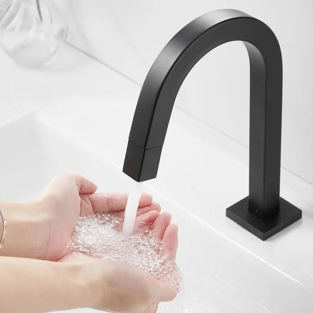 Torneira Para Banheiro Somente Água Fria Modelo Aqualux: Praticidade e Elegância no Seu Banheiro - Morada Serena