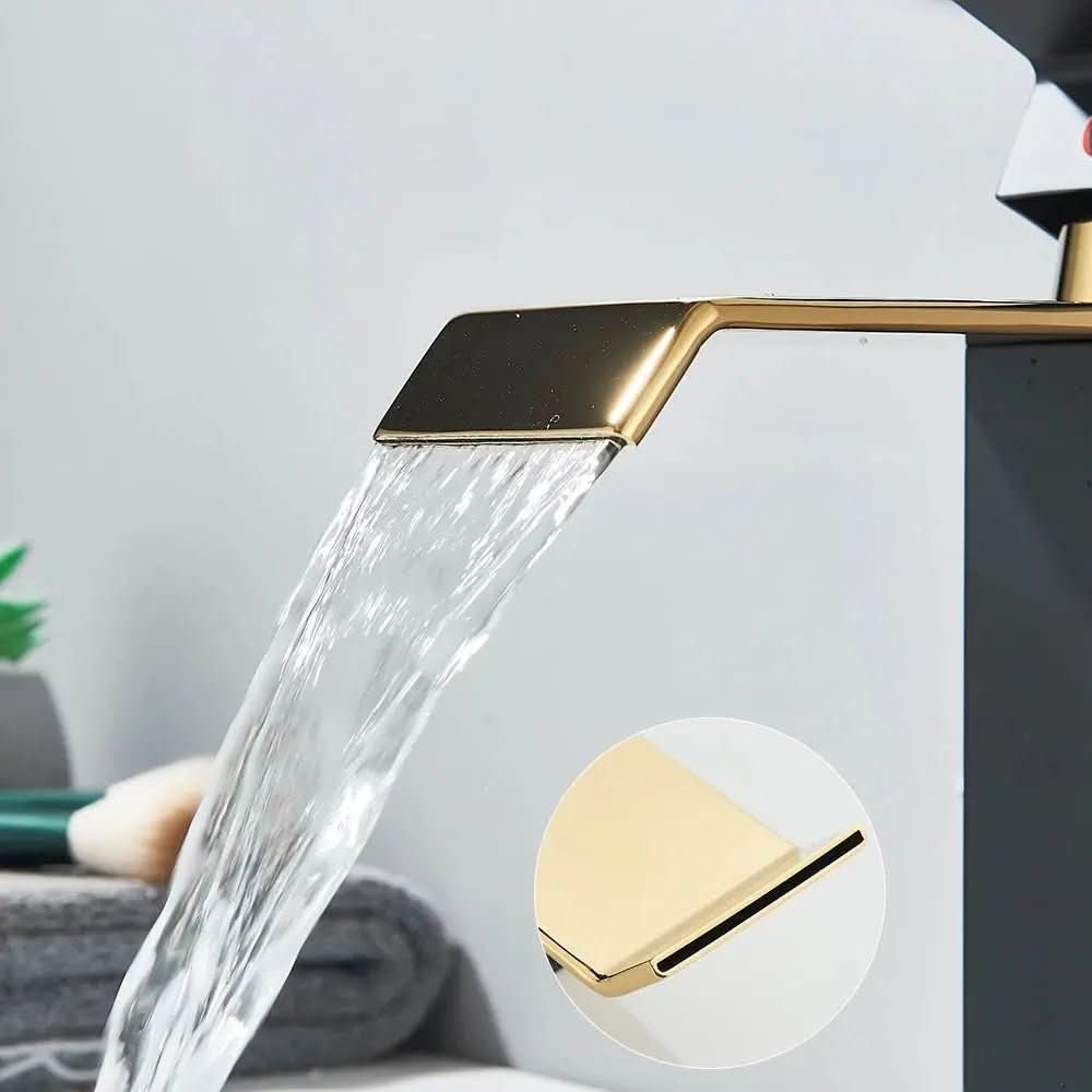 Torneira Banheiro Monocomando Cascata Preta Dourada Bica Baixa Quadrada - Morada Serena