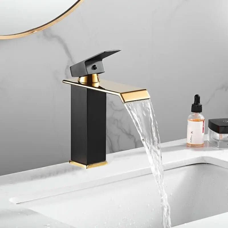 Torneira Banheiro Monocomando Cascata Preta Dourada Bica Baixa Quadrada - Morada Serena