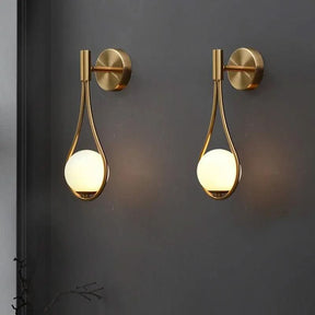 Arandela Dourada Parede Interna Lauren – Elegância e Modernidade em Metal Luxuoso - Morada Serena