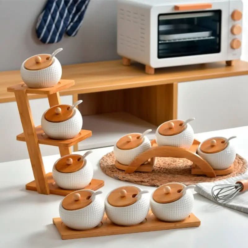 Conjuntos de Porta Temperos de Cerâmica e Base de Bambu - Organize sua Cozinha com Estilo - Morada Serena