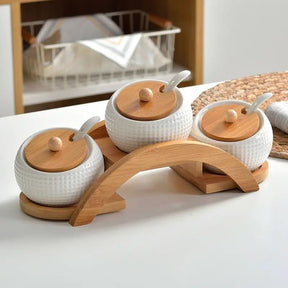 Conjuntos de Porta Temperos de Cerâmica e Base de Bambu - Organize sua Cozinha com Estilo - Morada Serena
