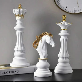 Estatueta Decorativa Para Mesa Peças de Xadrez em Resina | Toque Sofisticado e Elegante para Sua Casa - Morada Serena