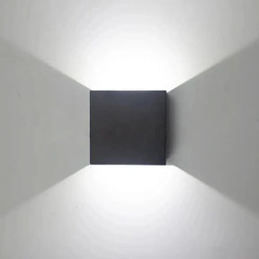 Arandela Externa Royal à Prova D’água – Iluminação Elegante para Áreas Externas - Morada Serena