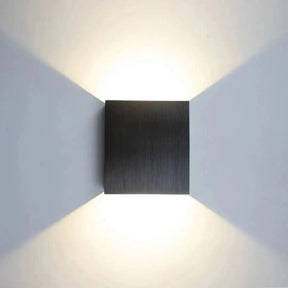 Arandela Externa Royal à Prova D’água – Iluminação Elegante para Áreas Externas - Morada Serena