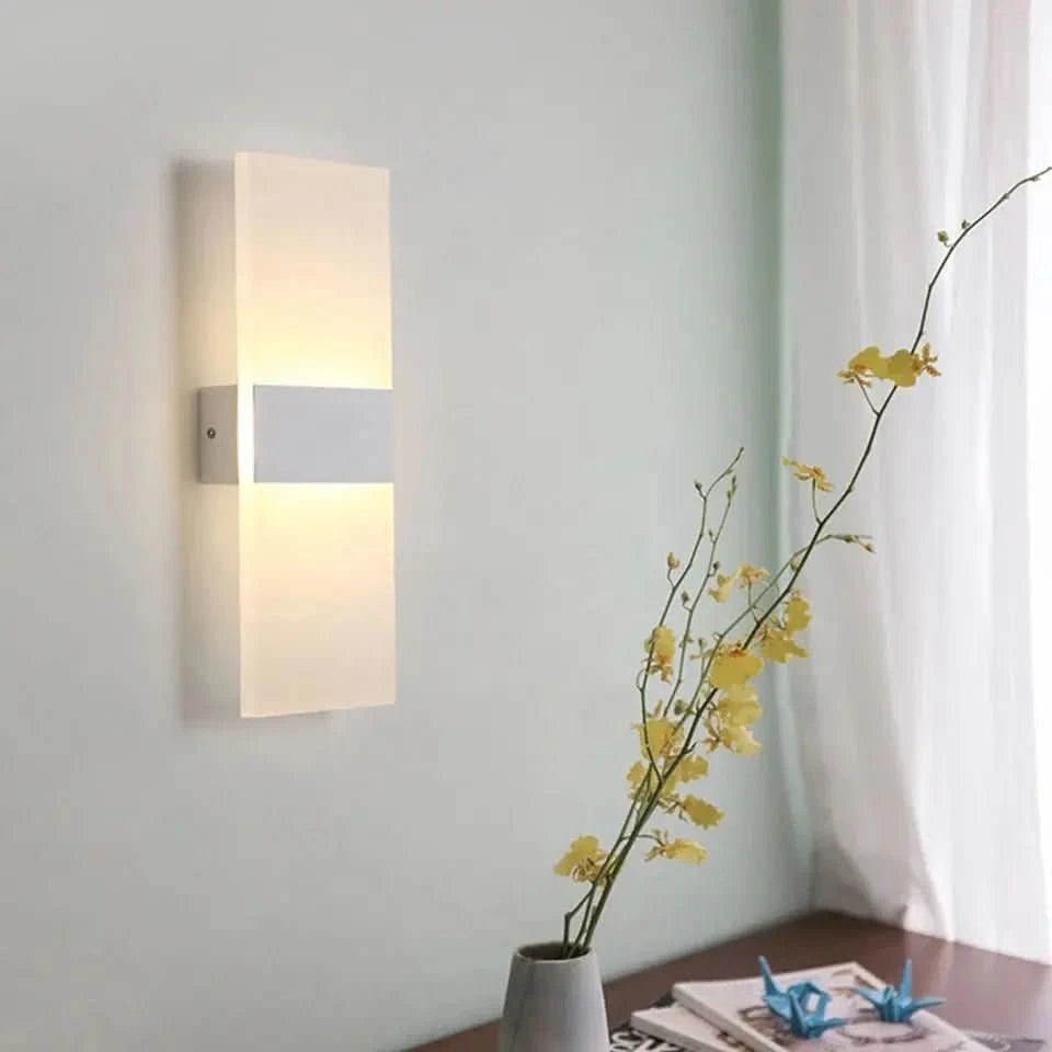 Arandela De Parede Transparente Com Sensor De Movimento – Segurança e Modernidade - Morada Serena