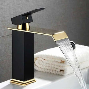 Torneira Banheiro Monocomando Cascata Preta Dourada Bica Baixa Quadrada - Morada Serena