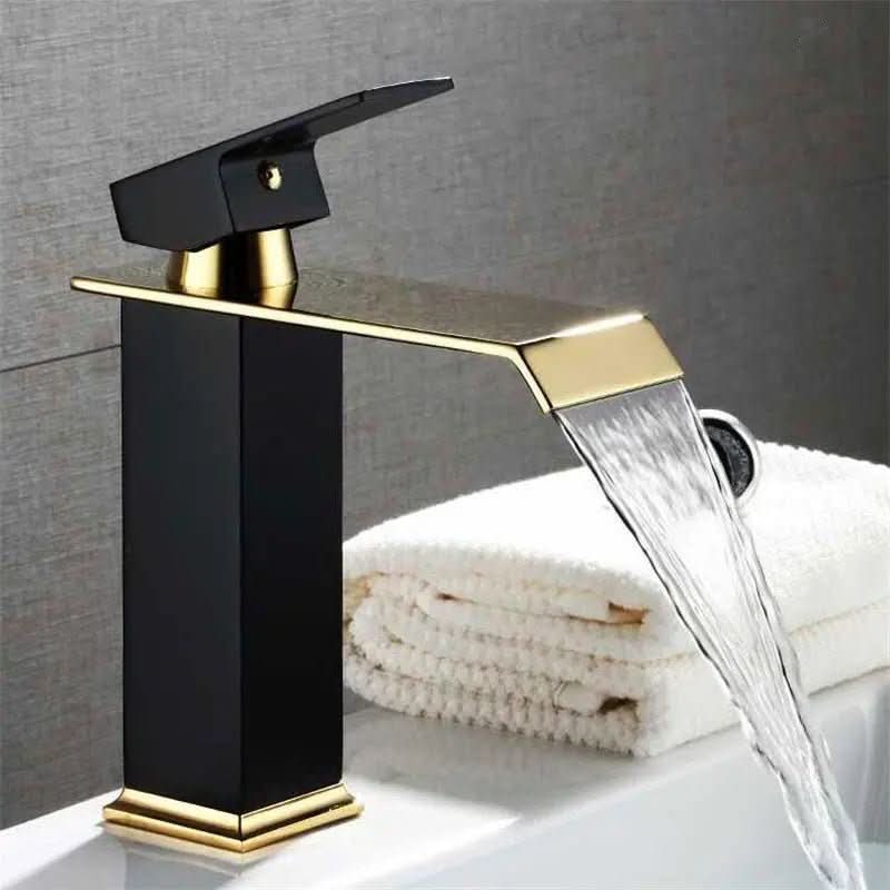 Torneira Banheiro Monocomando Cascata Preta Dourada Bica Baixa Quadrada - Morada Serena