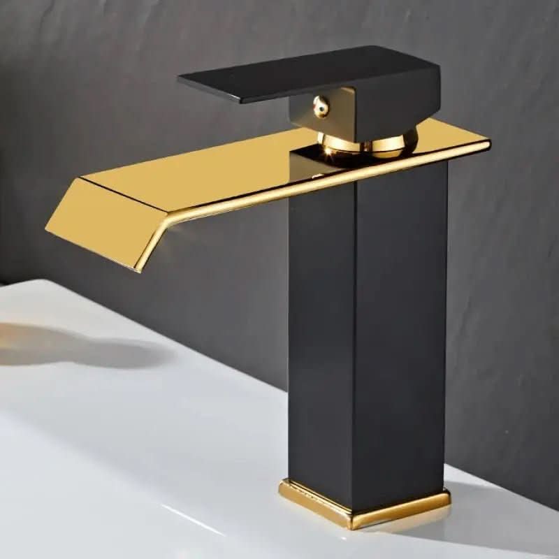 Torneira Banheiro Monocomando Cascata Preta Dourada Bica Baixa Quadrada - Morada Serena